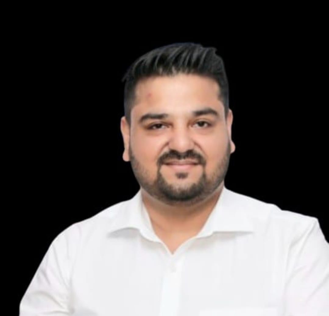 Dr. Vikrant Singhal, Founder & Director